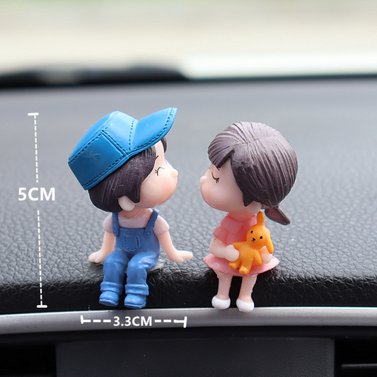Couple Figurine Ornament