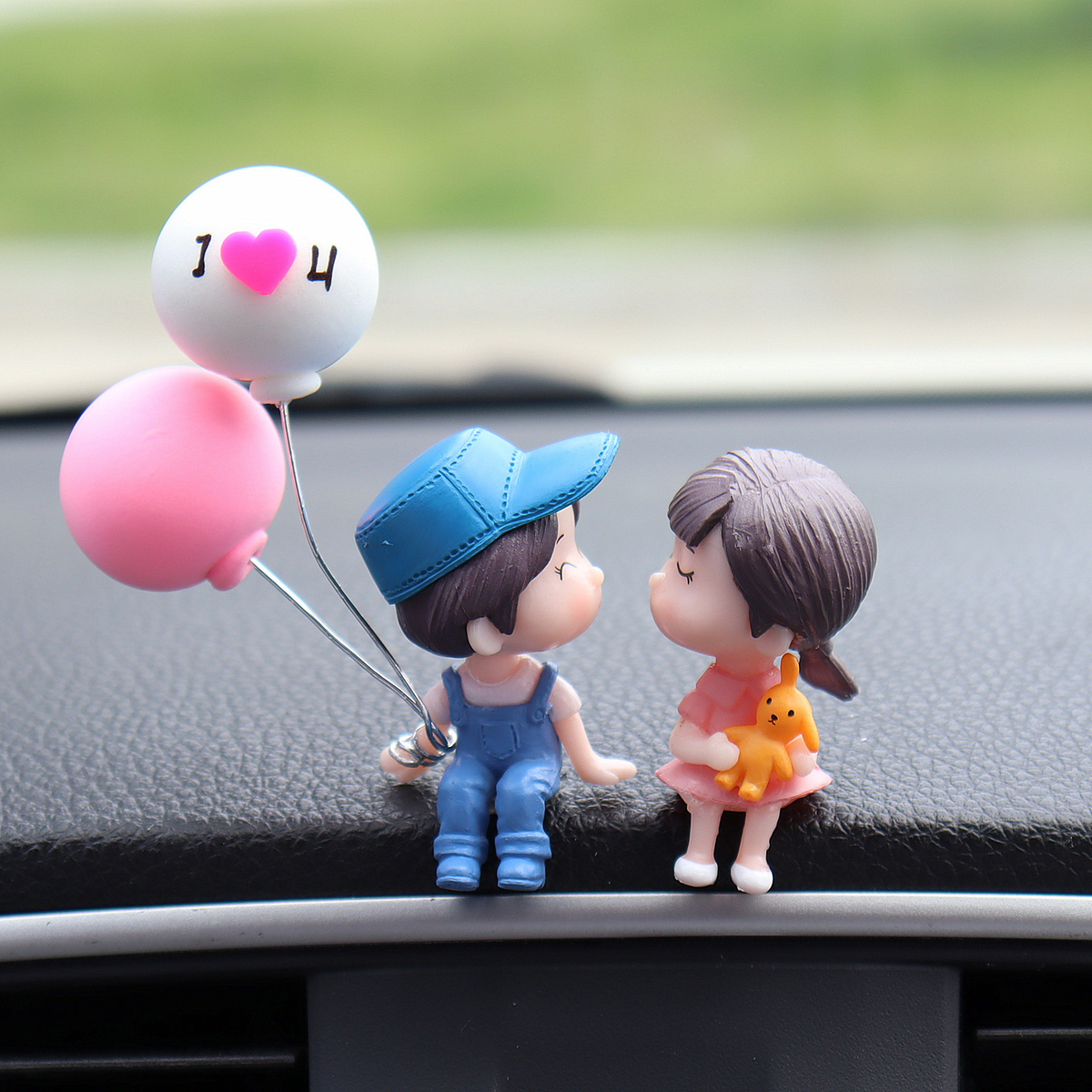 Couple Figurine Ornament
